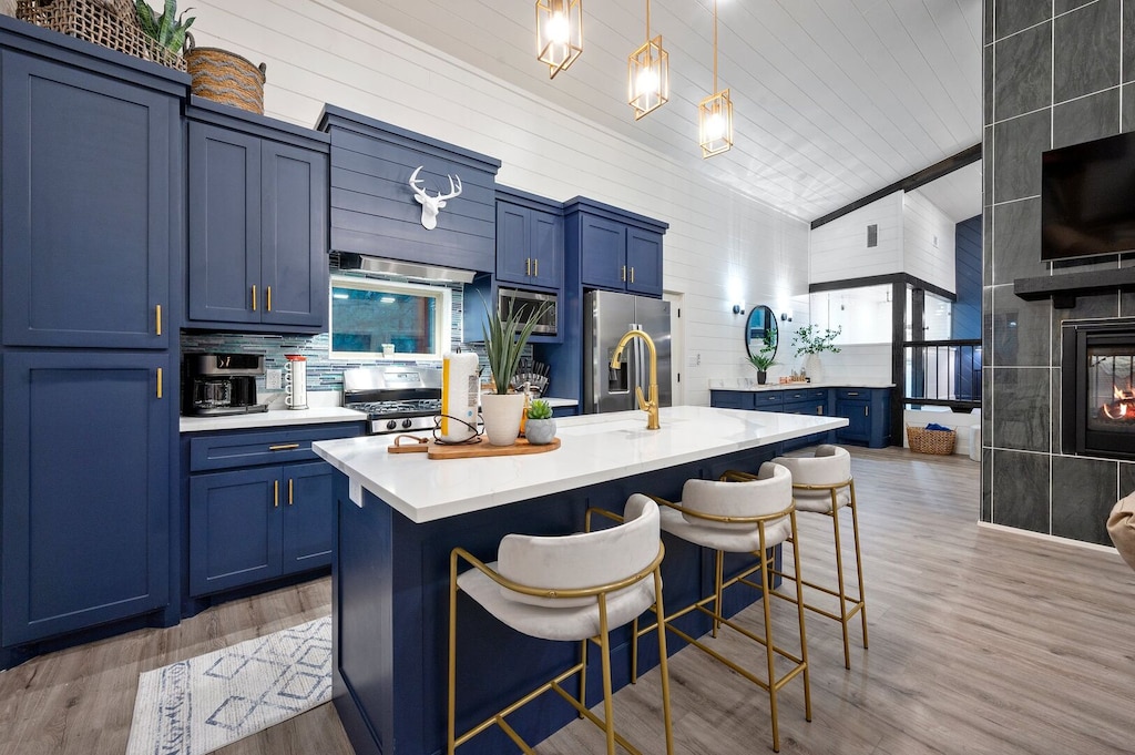 Kitchen with island seating