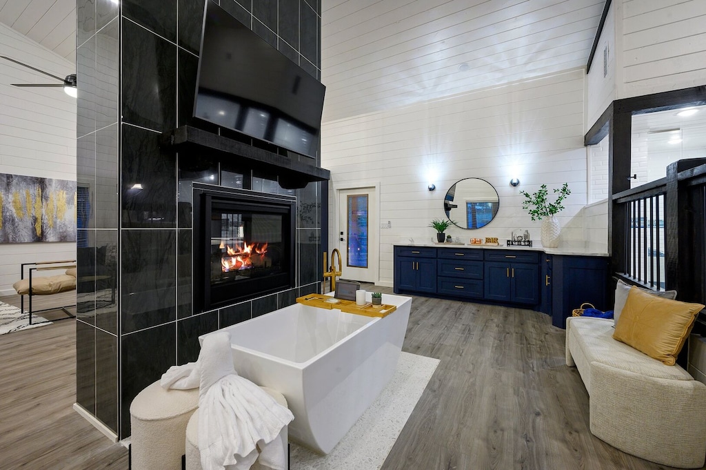 Enjoy the gas fireplace while having a nice bath!