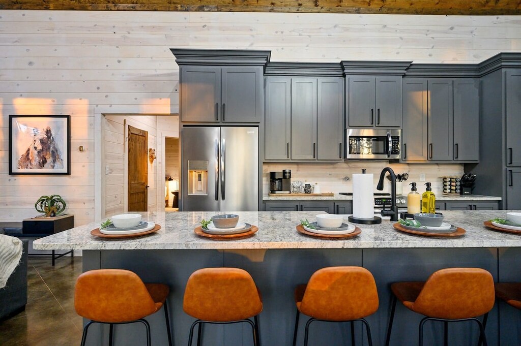 Breakfast bar seats 6