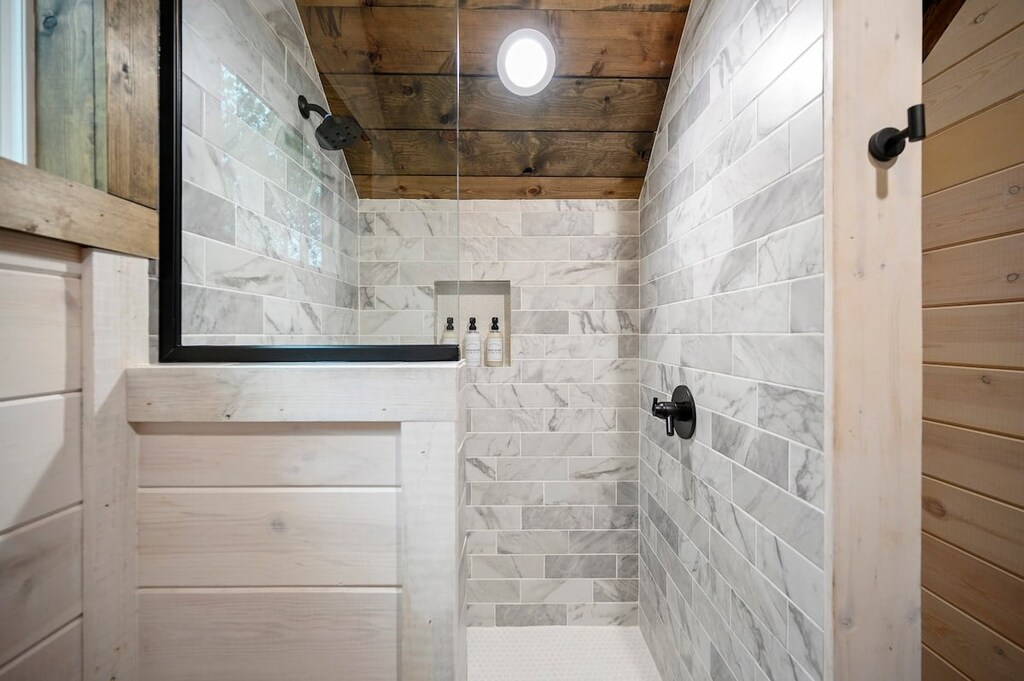 Upstairs bunk room bathroom #3