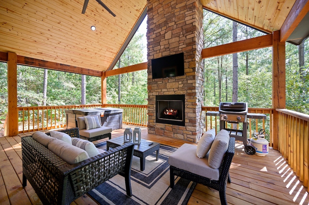 Enjoy the sound of nature on the deck.