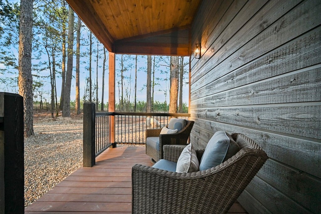 Private sitting area off master bedroom #1