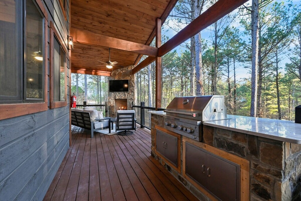 Gas grilling station for delicious meats and veggies