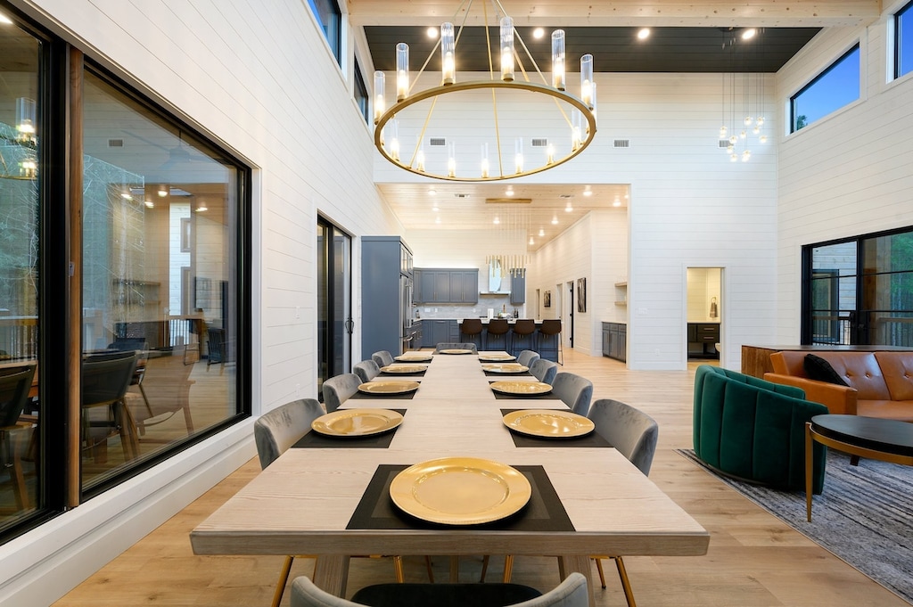 Large dining table for eating meals at the cabin
