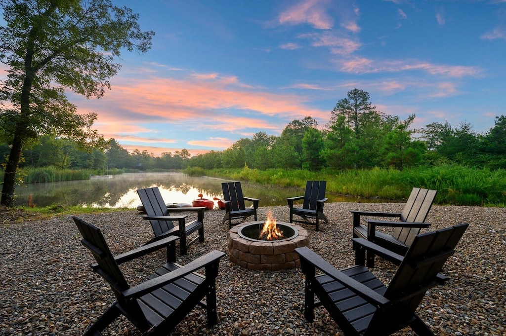 One of few waterfront Broken Bow cabins