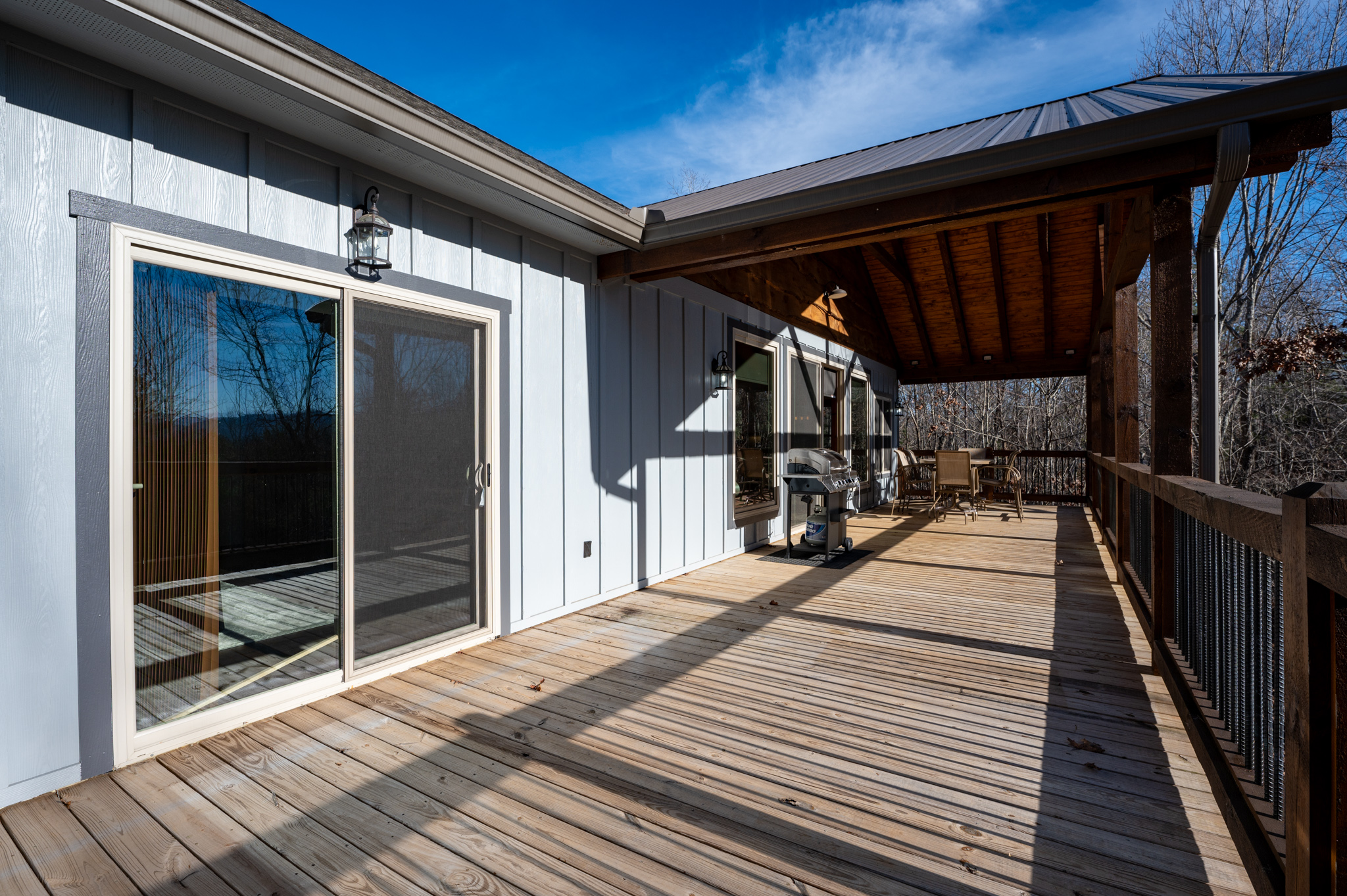 The Peaceful Meadow Cabin- Entry Level Deck