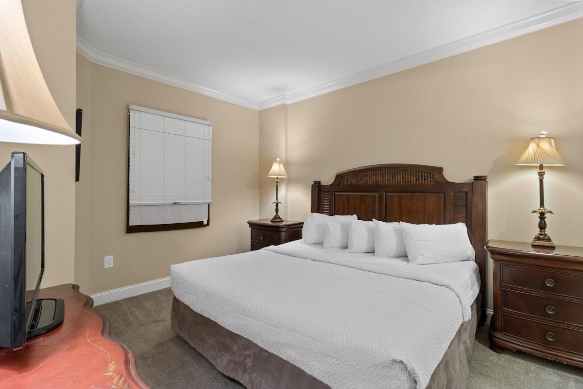 14th Floor Luxurious 1 Bdrm Stunning Ocean Views