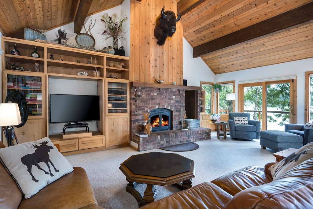 Cozy fireplace | Living room