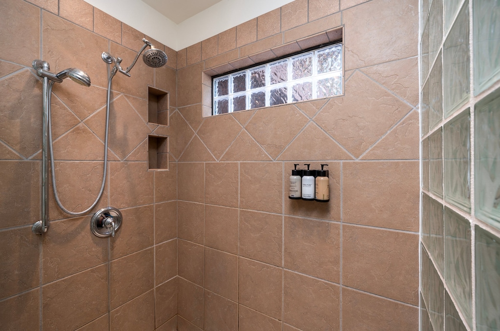 Primary En-suite | Bottom Level