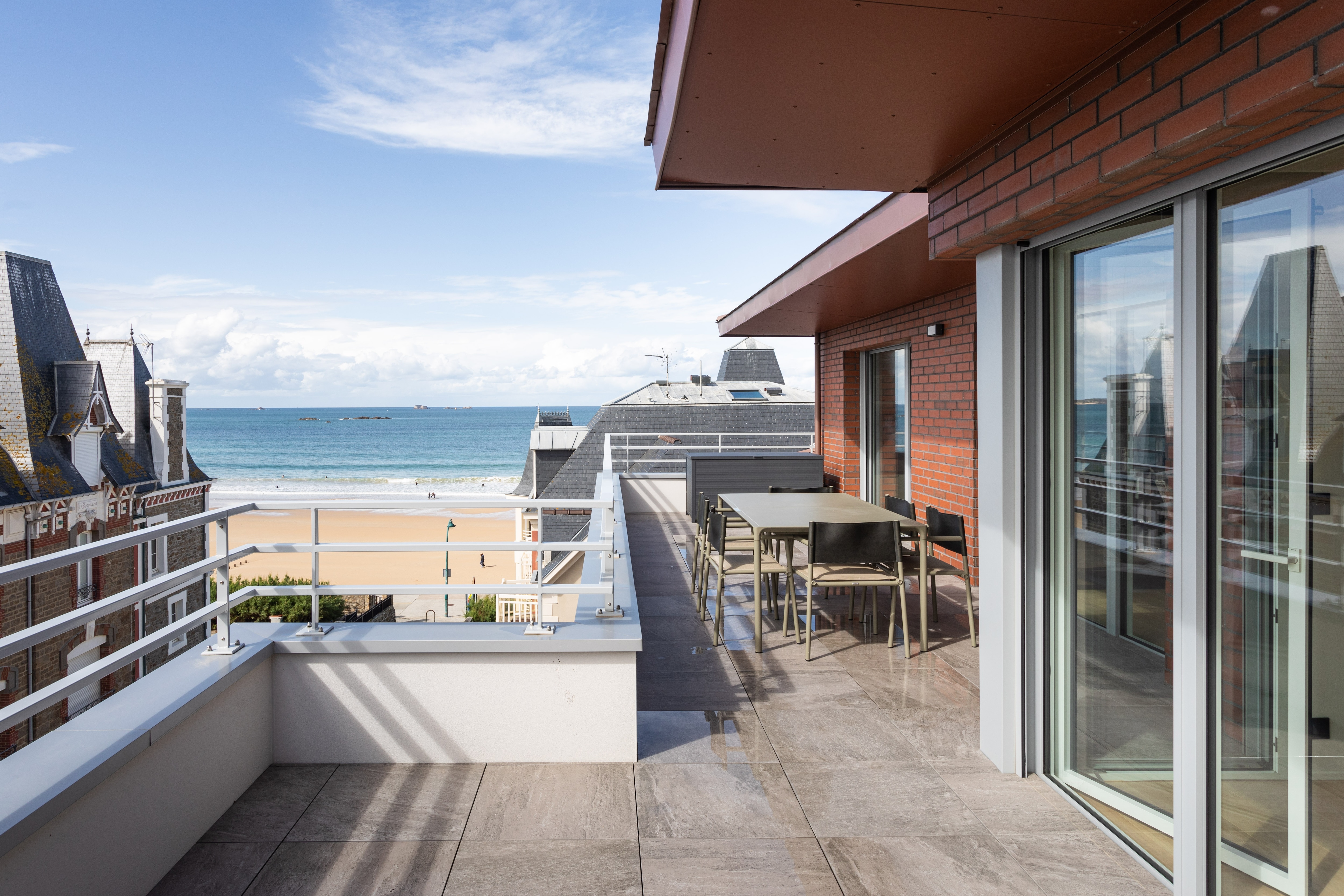 Property Image 2 - Cap de Jade - Jolie vue sur plage de Rochebonne