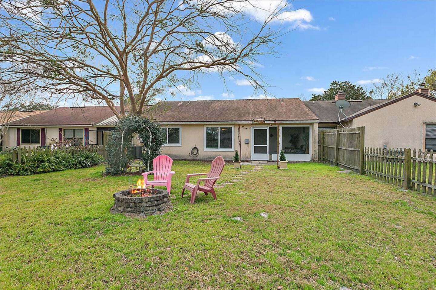 Malibu Cottage on Lake Mandarin 