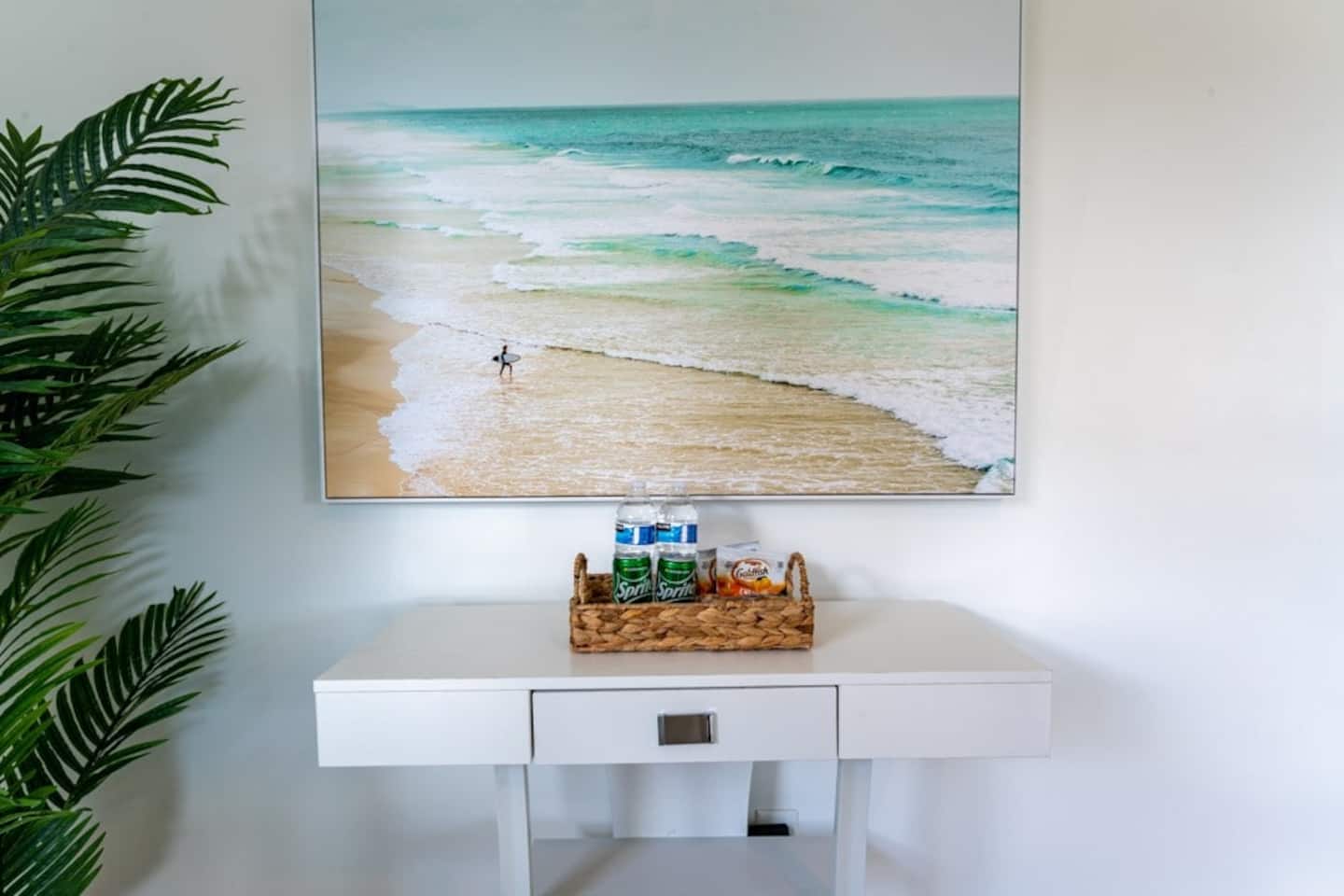 *Ocean Front Estate*- BEACHFRONT, PATIO, SPACIOUS