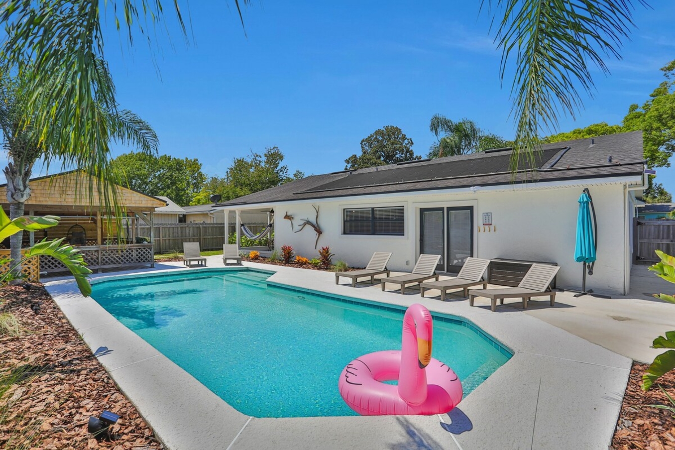 Property Image 1 - Pink Flamingo House 