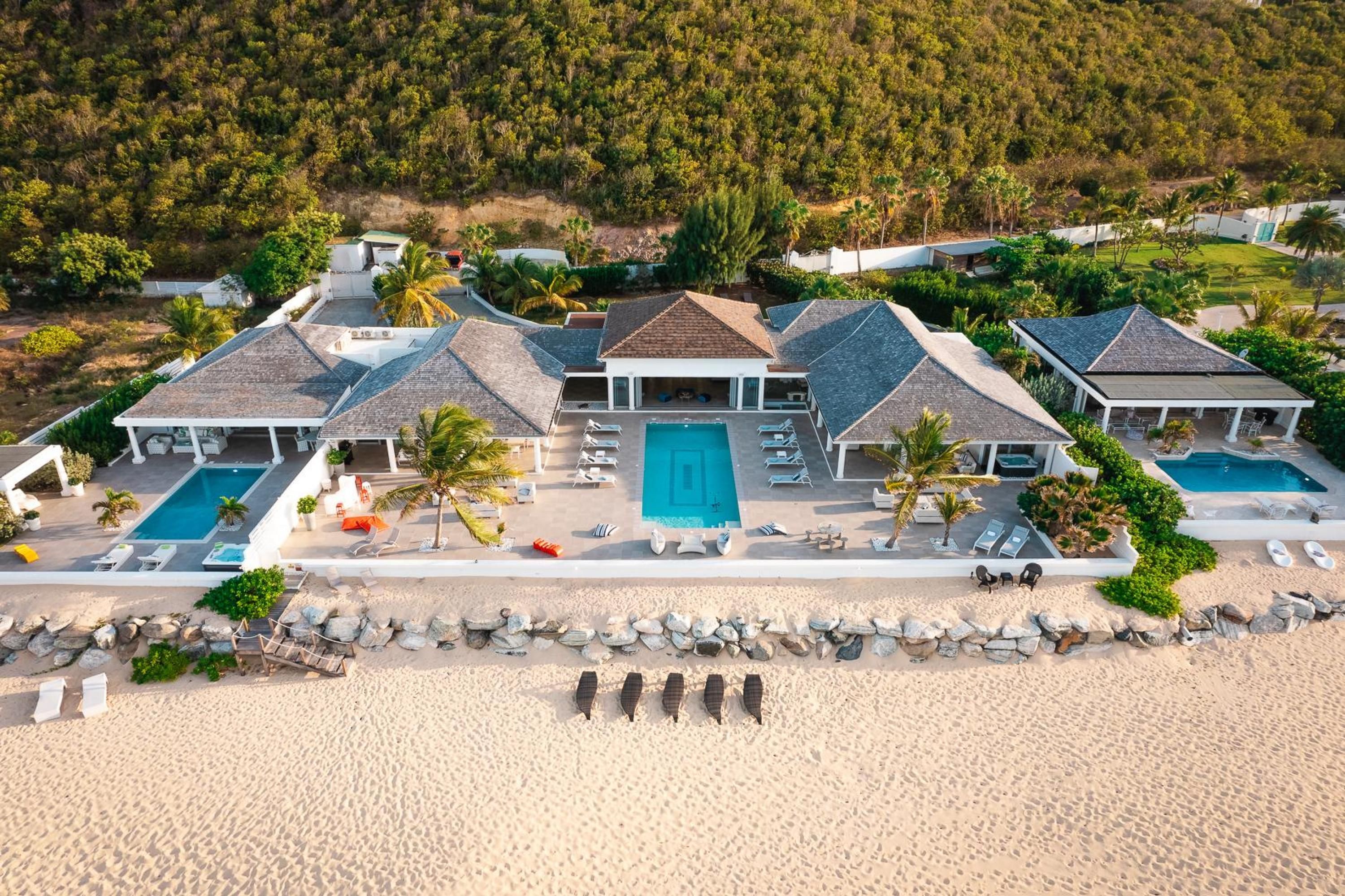 Property Image 1 - La Perla Estate - 7 BR Luxury Beachfront Villa with utmost privacy