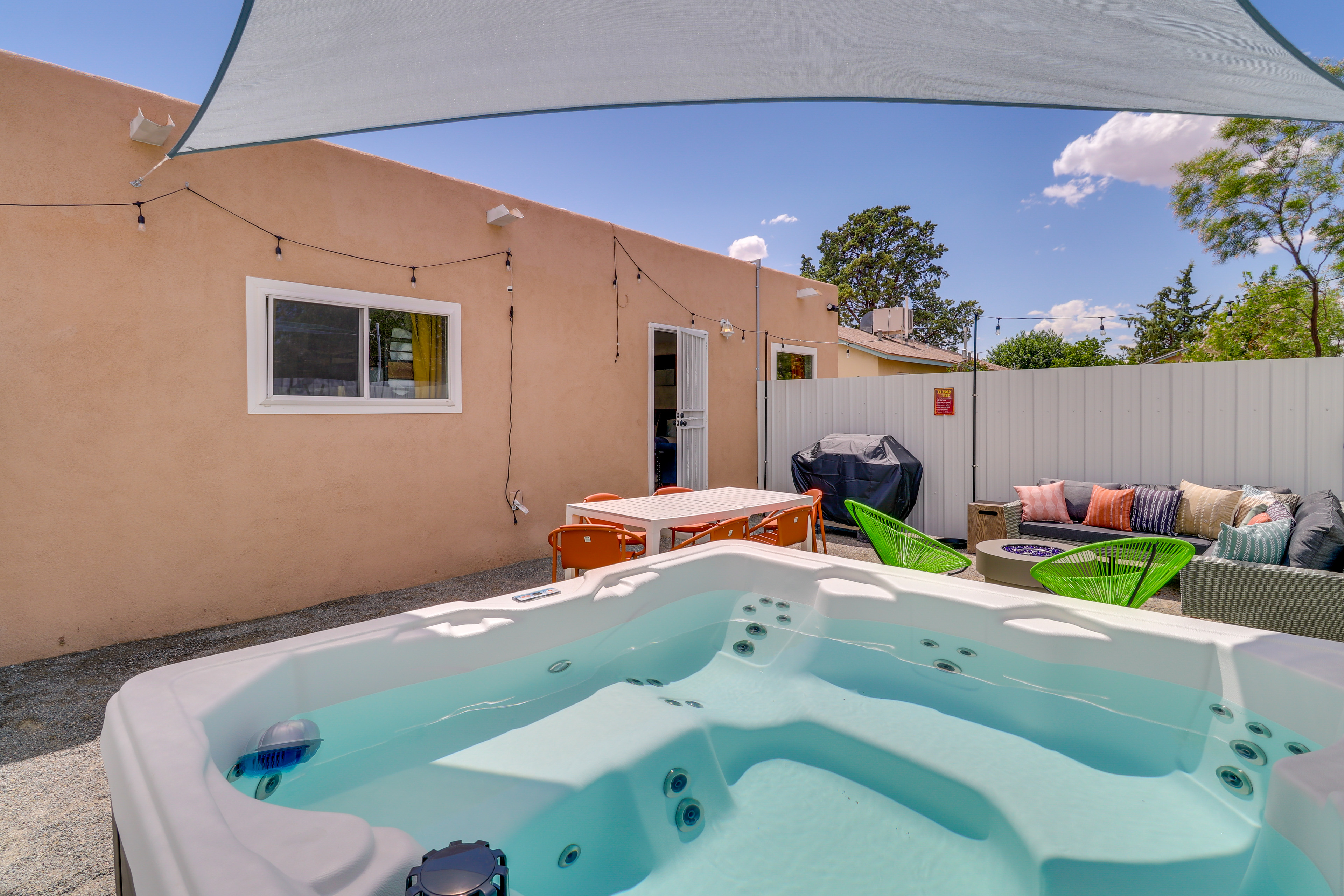 Central Albuquerque Getaway w/ Hot Tub & Grill!