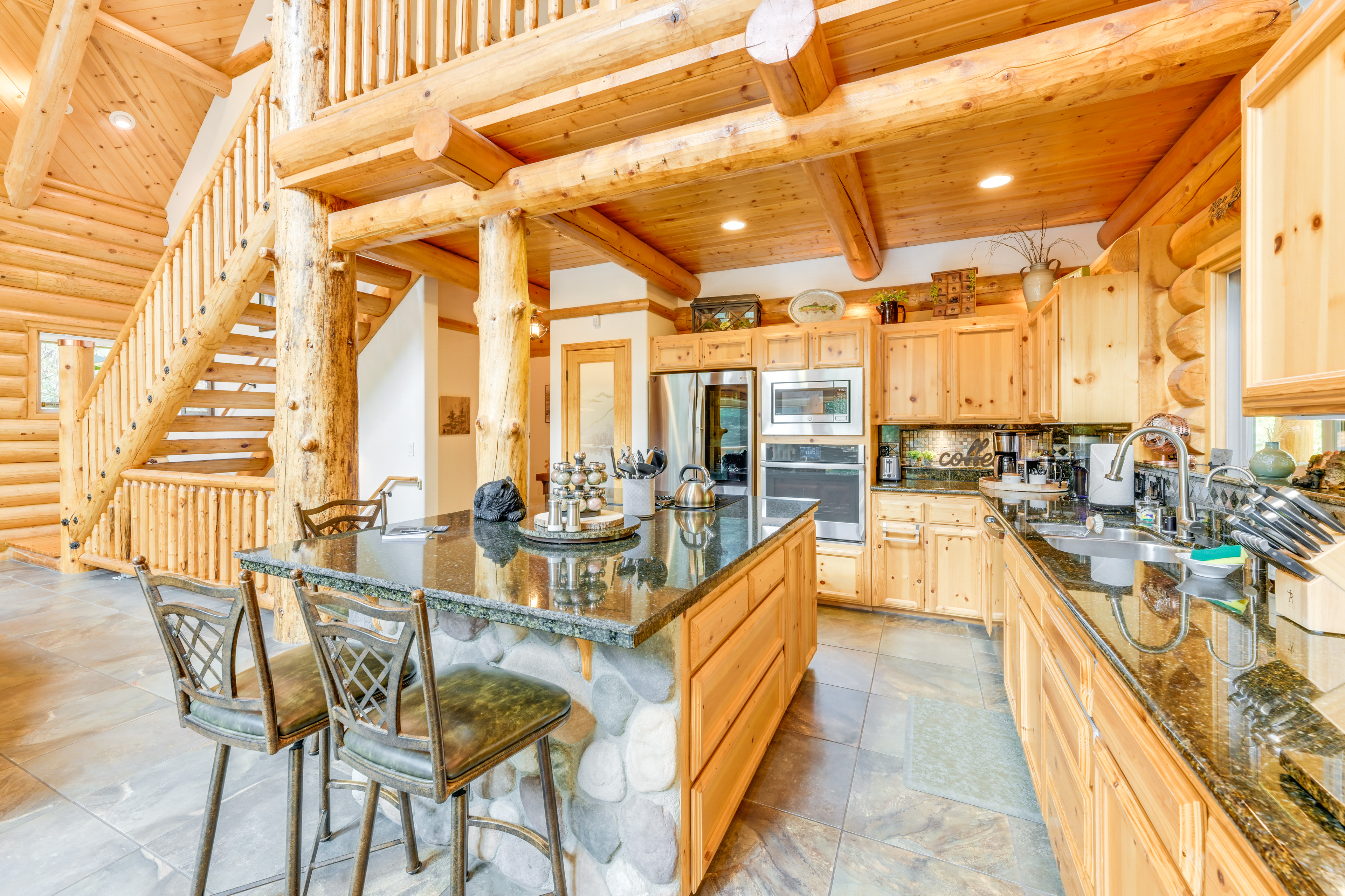 Mountain Cabin w/ Hot Tub: 4 Mi to Shaver Lake!