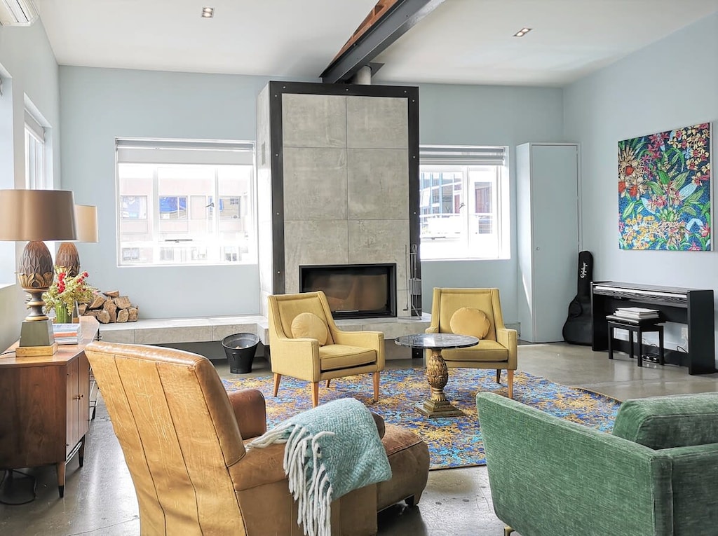 Light, spacious and comfortable