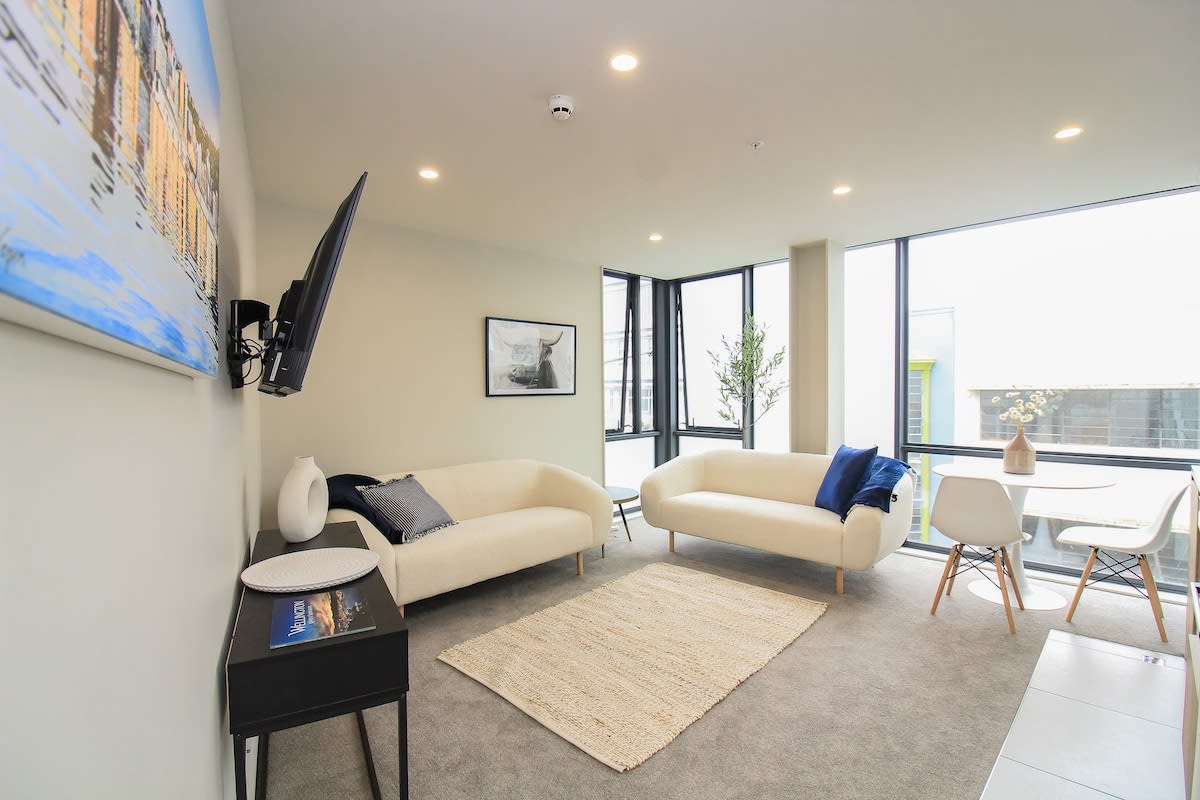 Property Image 1 - Cozy & Bright CBD Apartment