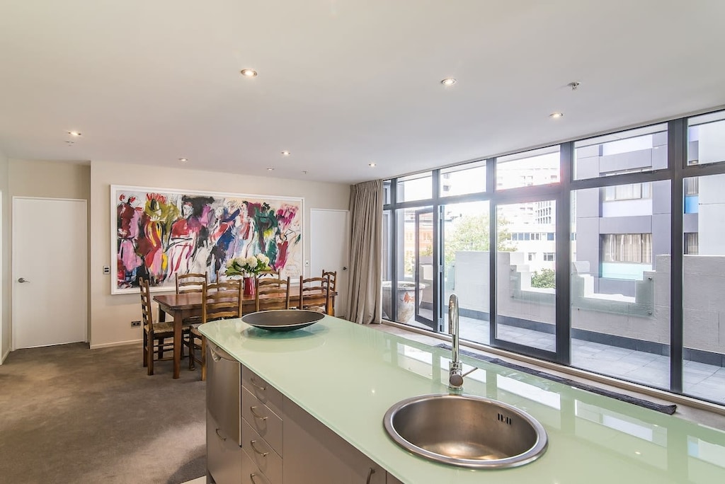 Open plan kitchen and dining area
