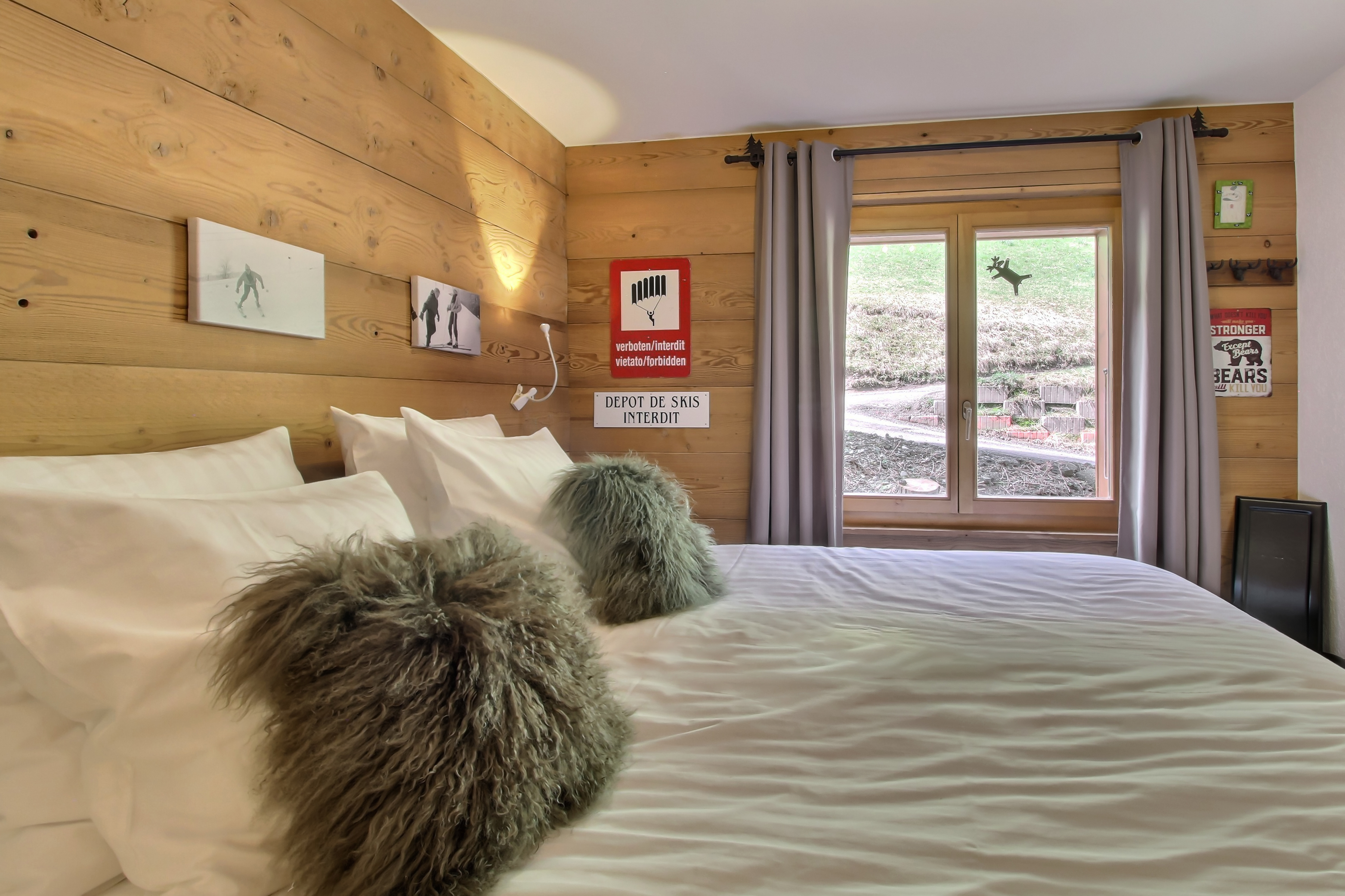 Cretes 15, chimney and terrace