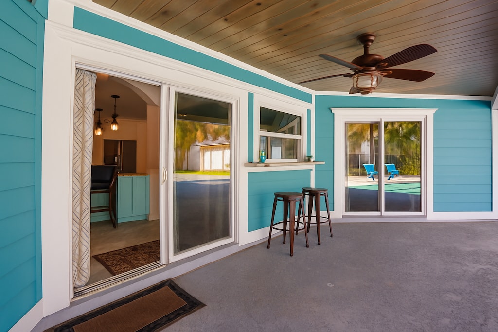 Backyard Outdoor bar with opening window