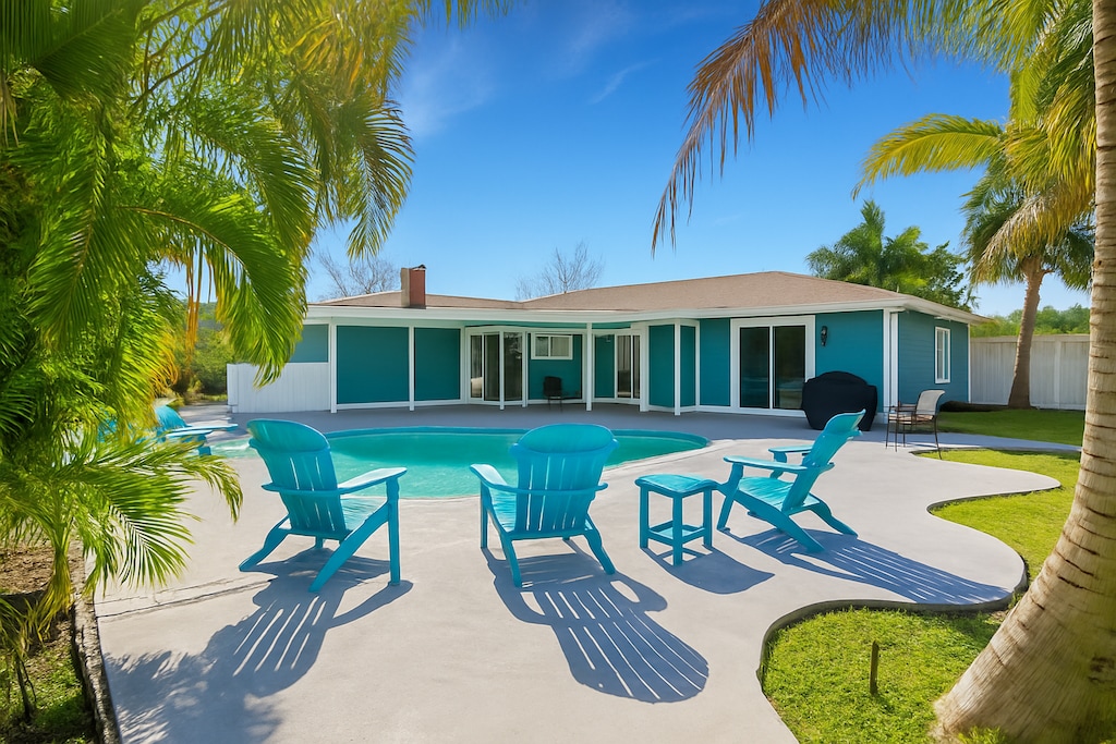 Backyard Enjoy the FL sunshine!