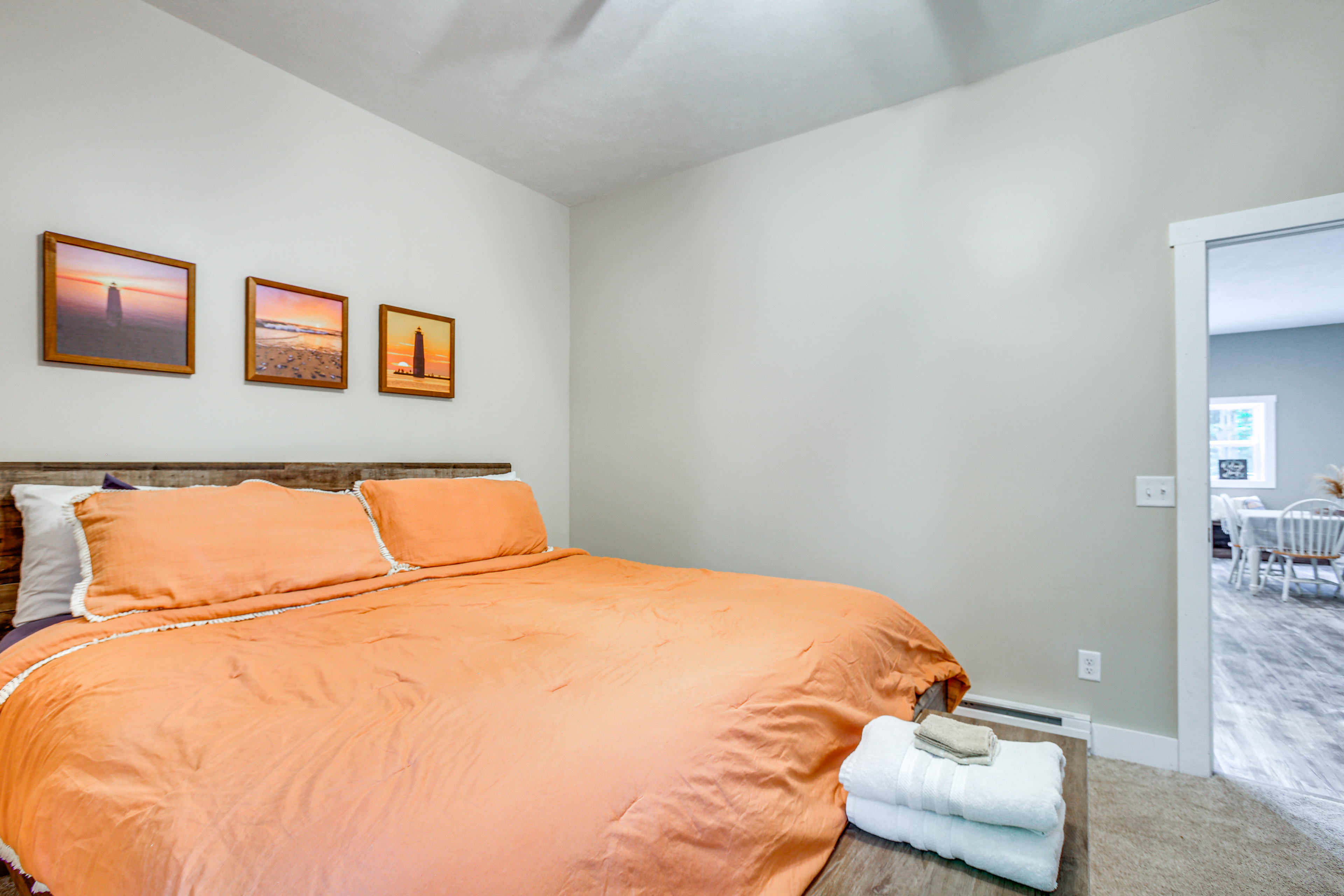 Hike, Ski & Unwind: Michigan Escape w/ Fire Pit!