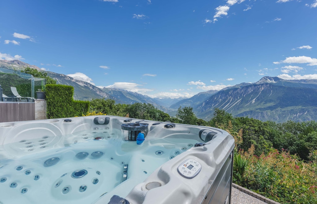 Spa style hot tub to enjoy the view