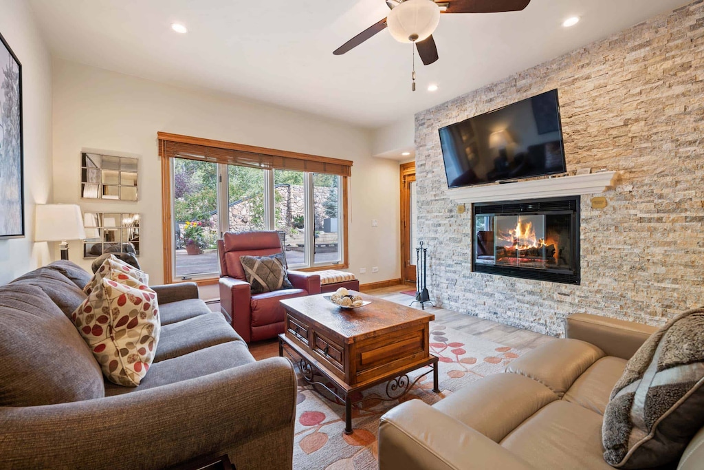 charterf250-8378_54724793332_o