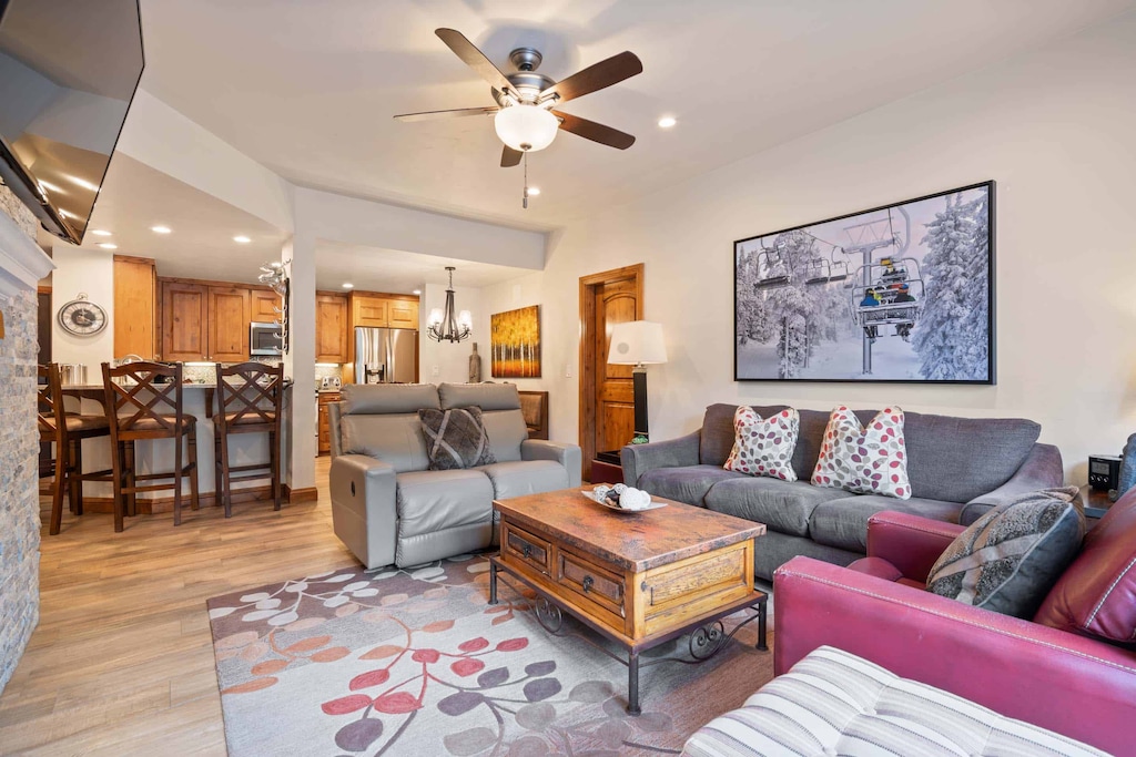 charterf250-8368_54725635061_o