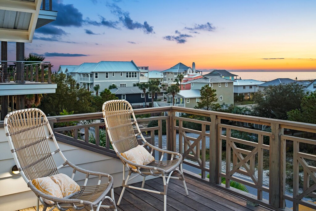 Third Floor: Balcony