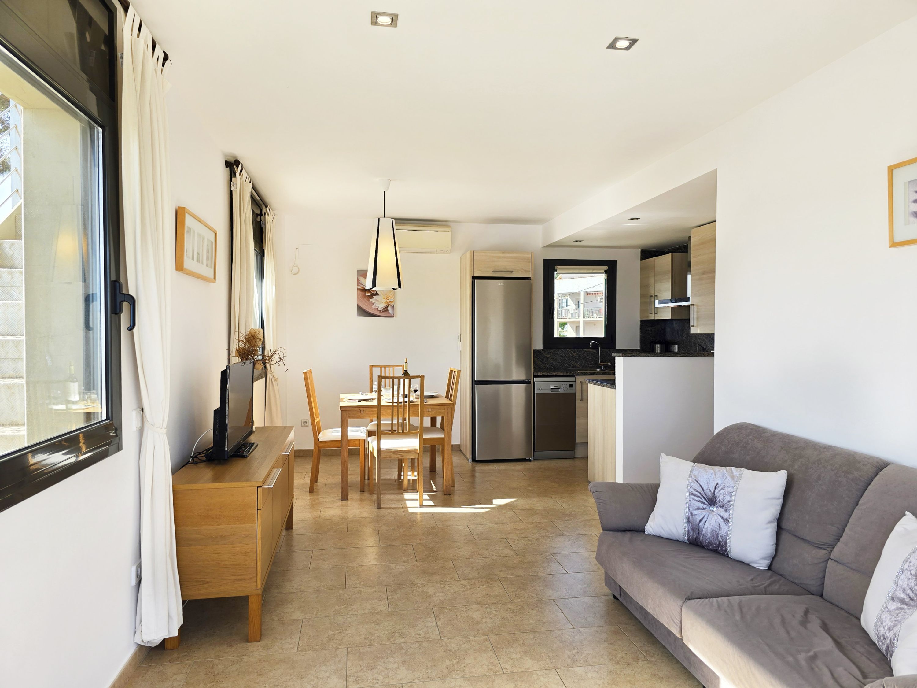 Property Image 2 - Xenia in L Escala with 2 bedrooms and 2 bathrooms