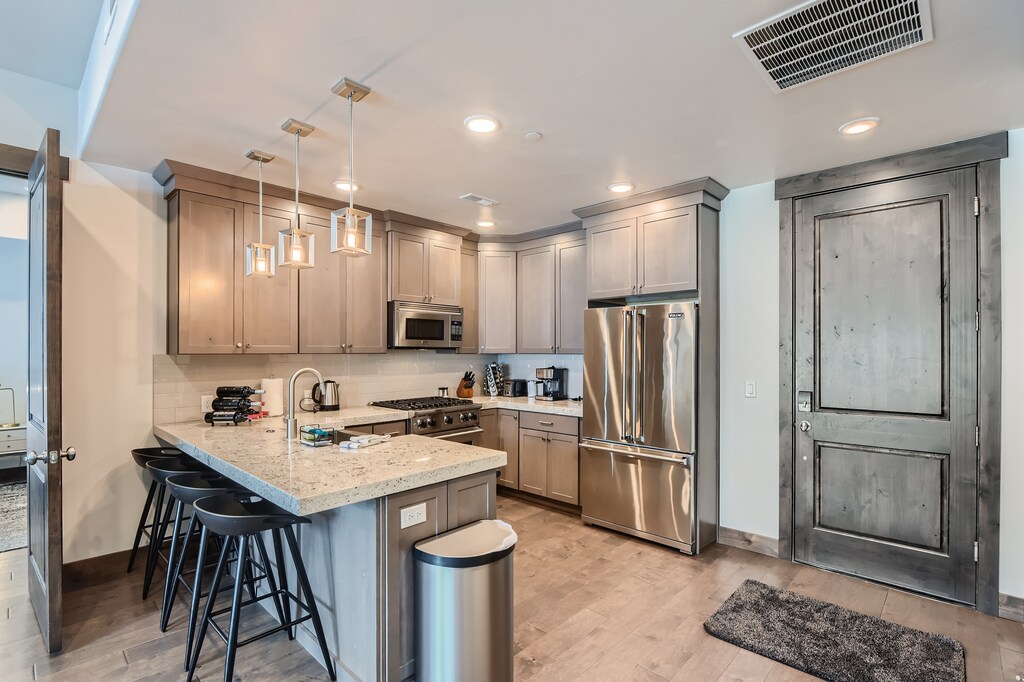 Modern Kitchen with Stainless Steel Appliances!