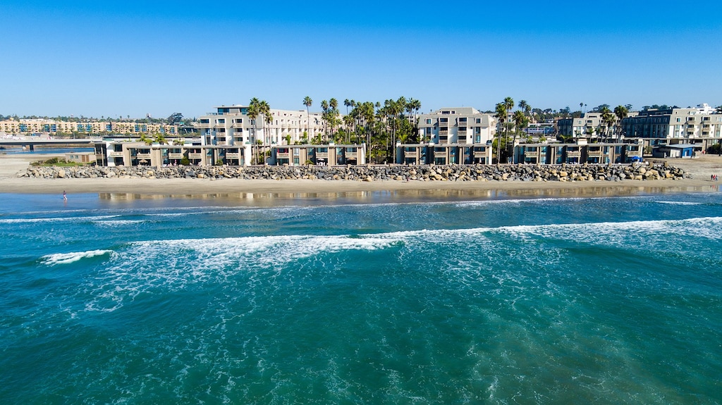 Beautiful day in the waves