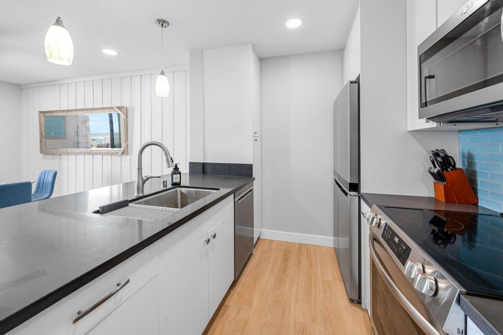 Enjoy a fully stocked kitchen to make your favorite vacation dish