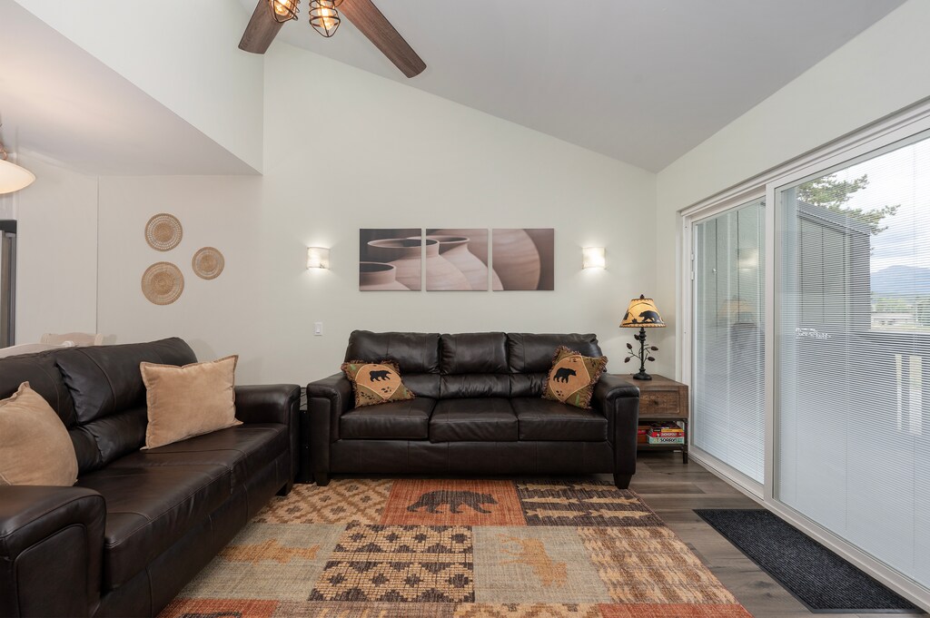 SWP Meadow Ridge 20-13  living room