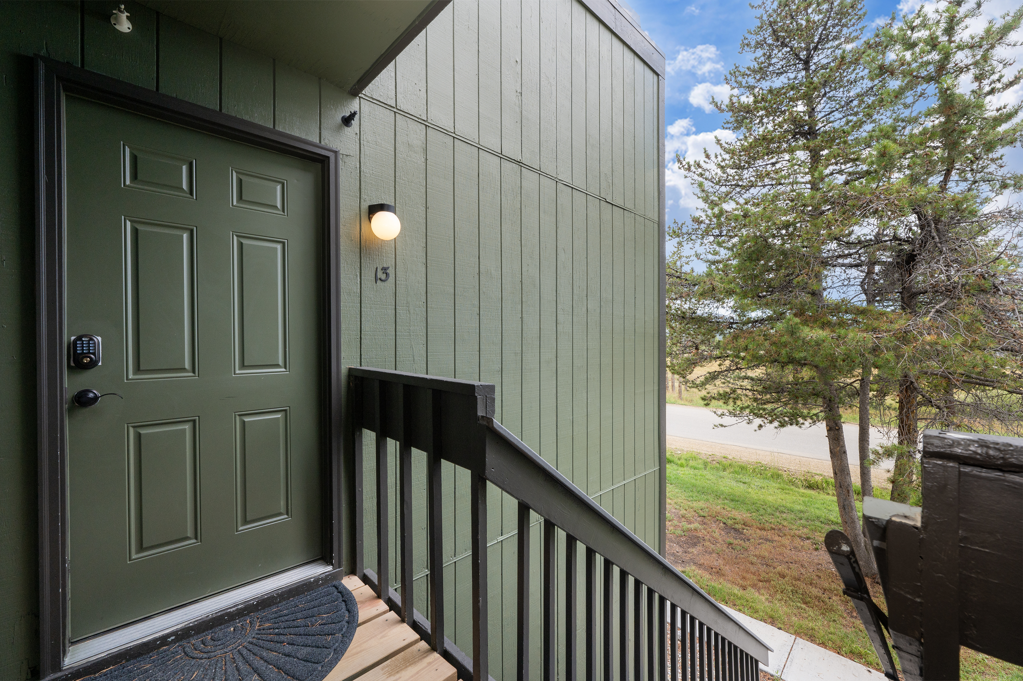 SWP Meadow Ridge 20-13 exterior entrance