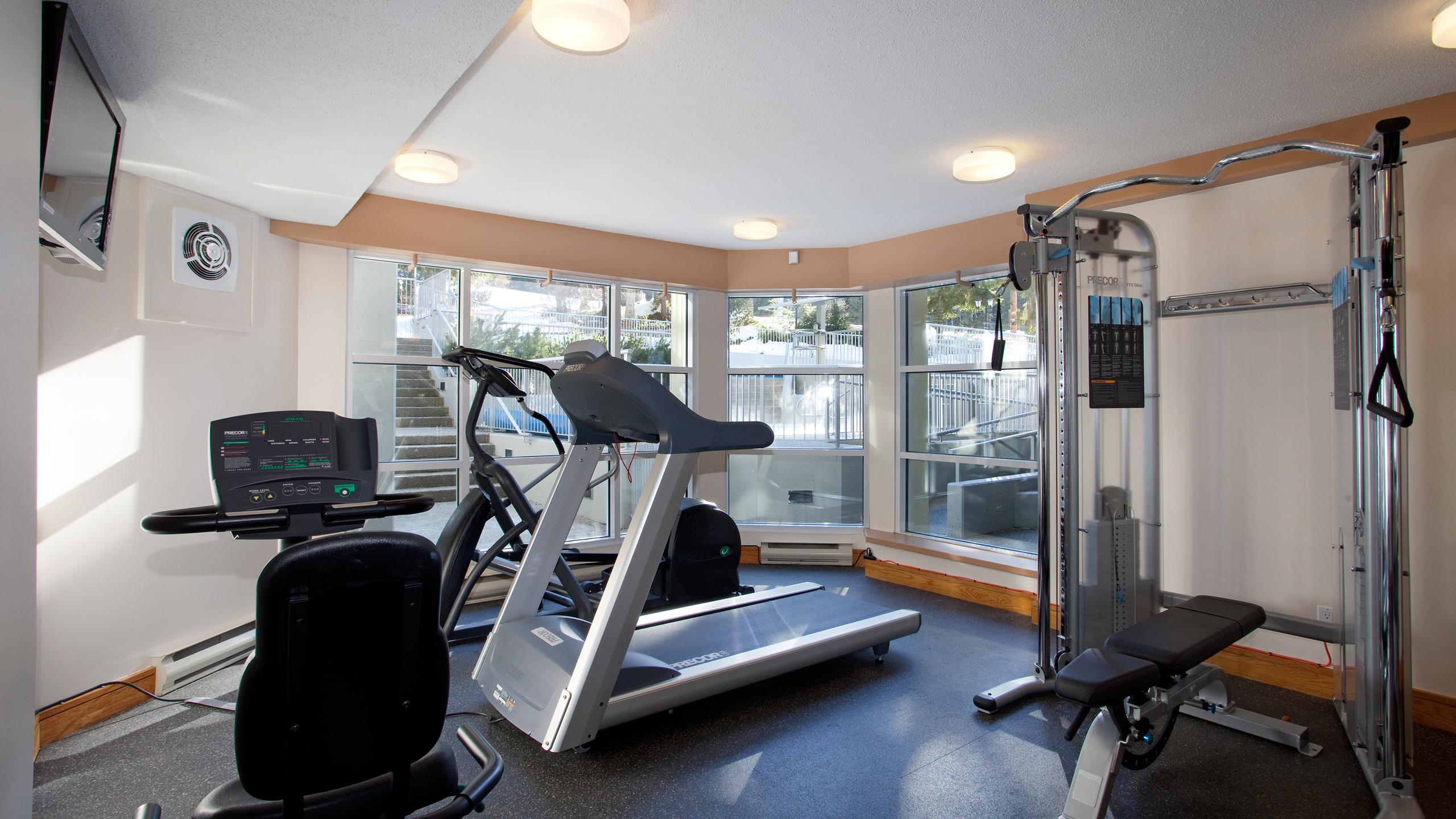 Woodrun Lodge 107 - Condo with Heated Pool, Hot Tub, Gym, Parking