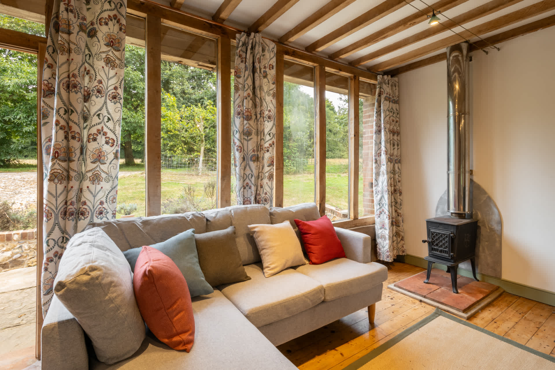 Downs Farm Granary, Wye - Host & Stay