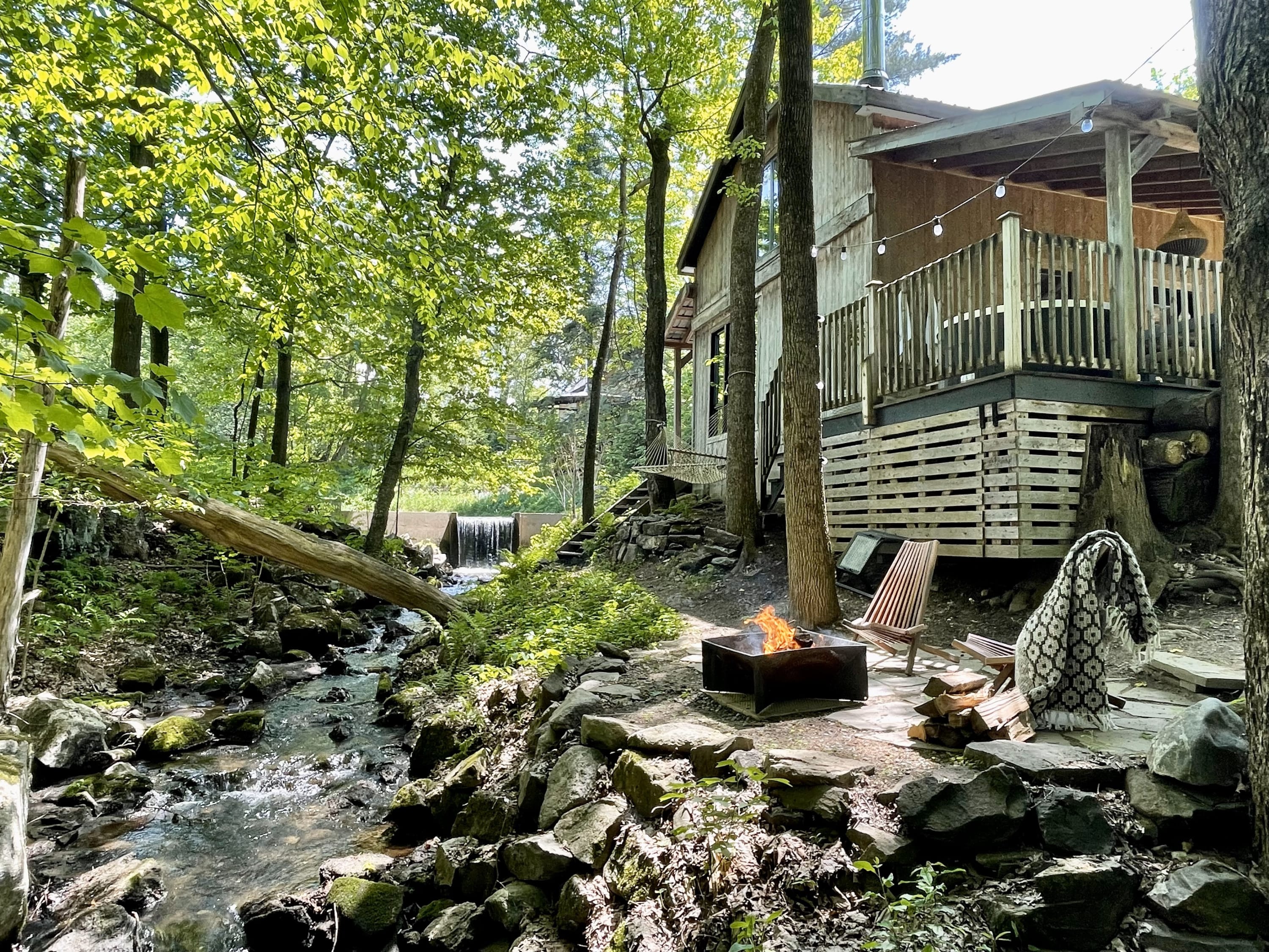 Property Image 1 - Le 14 Chalets Howard: Spa-Shower-Hammock-Bromont