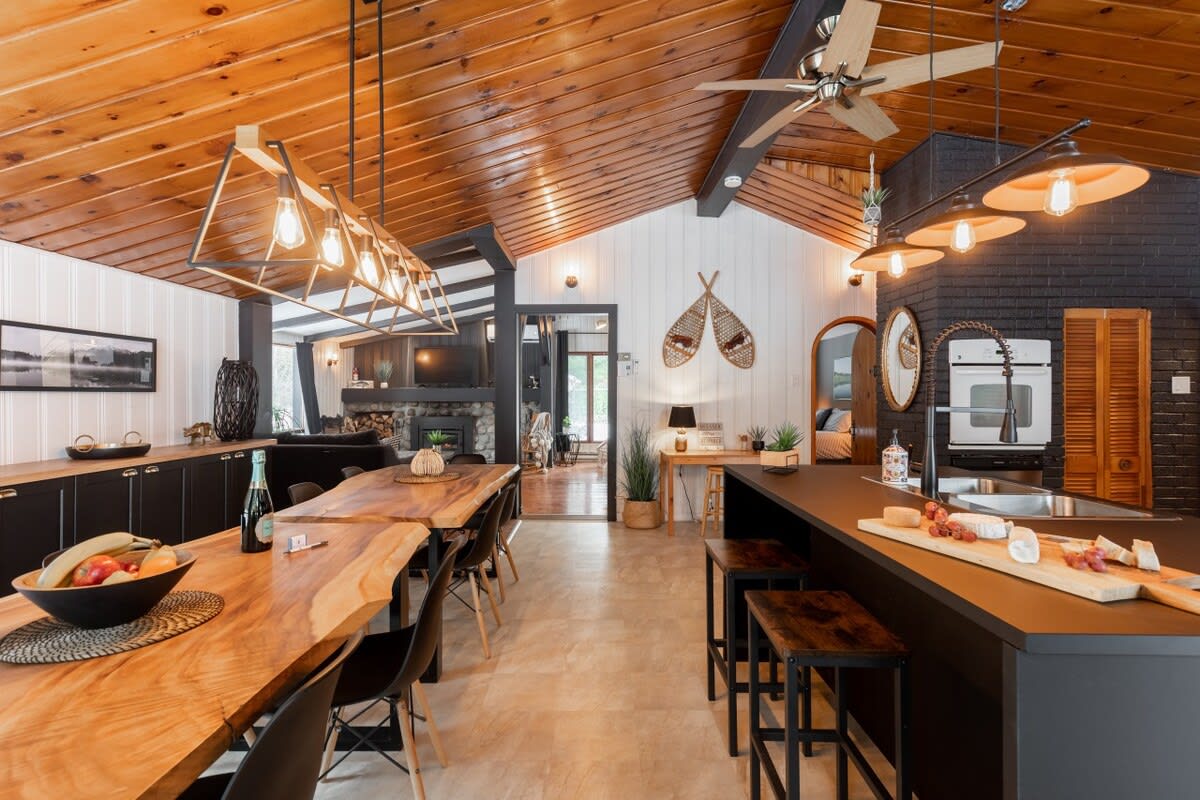 Kitchen - Island - dining room