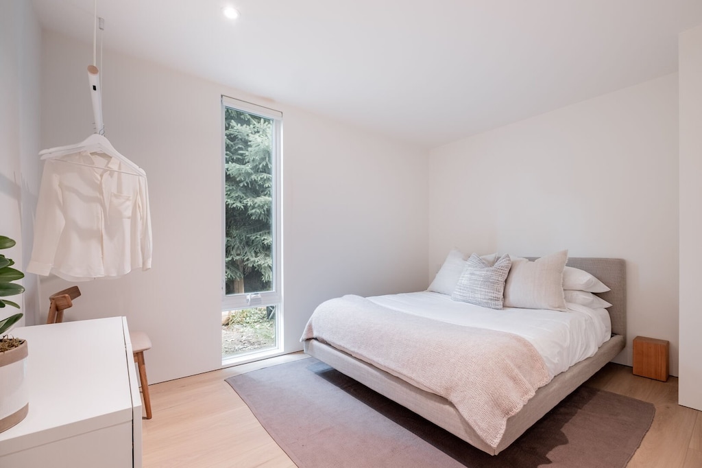 3rd bedroom: Queen bed