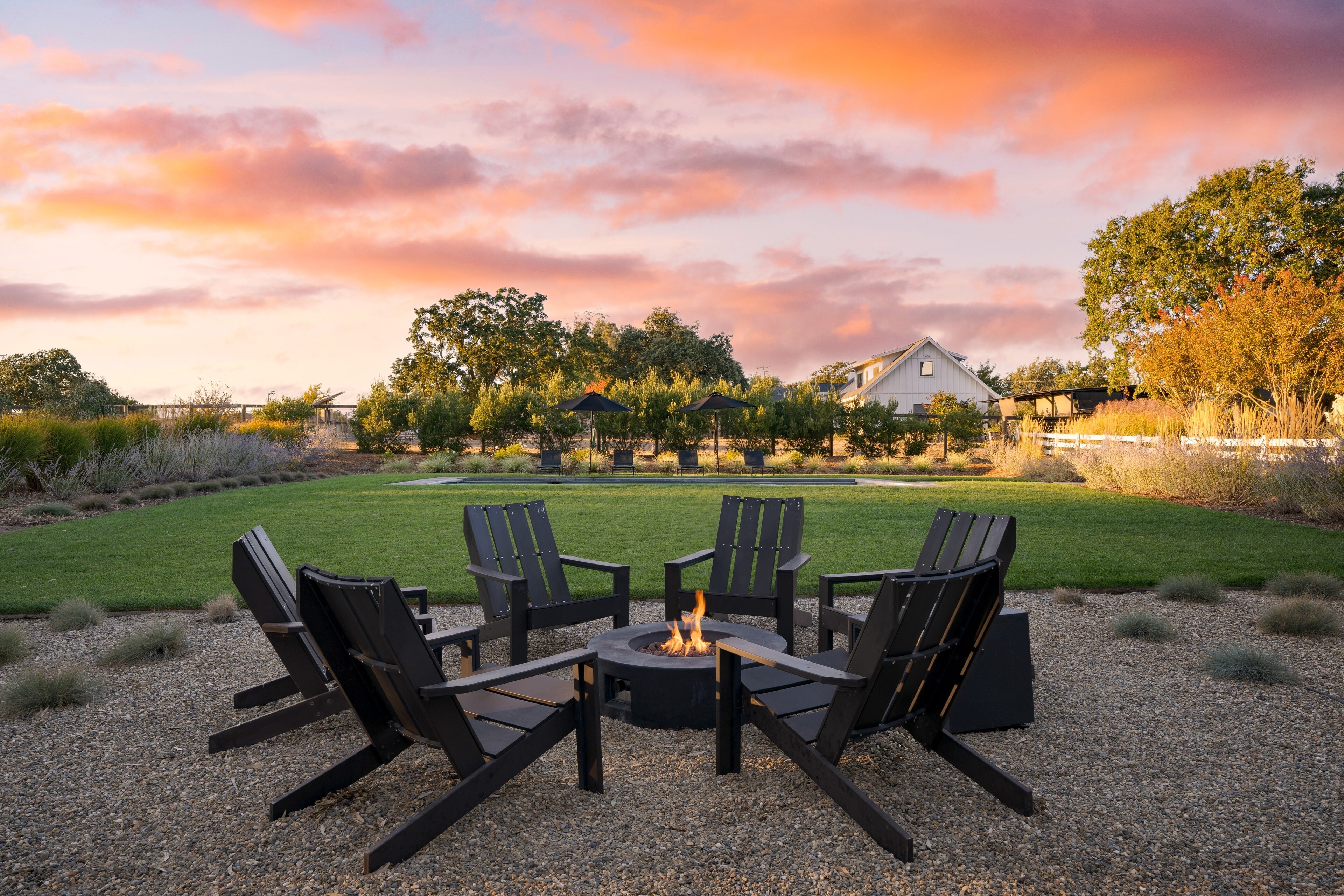 Firepit area - get some s'mores!