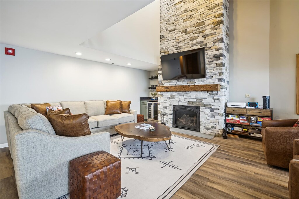 Comfortable living space, plenty of seating.  Beautiful stone fireplace (propane).  Gather with your family and friends on for a quiet night with that special one, while enjoying the country atmosphere