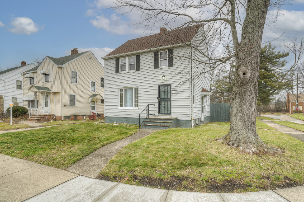 South Euclid Home 10 Minutes to Cleveland Clinic