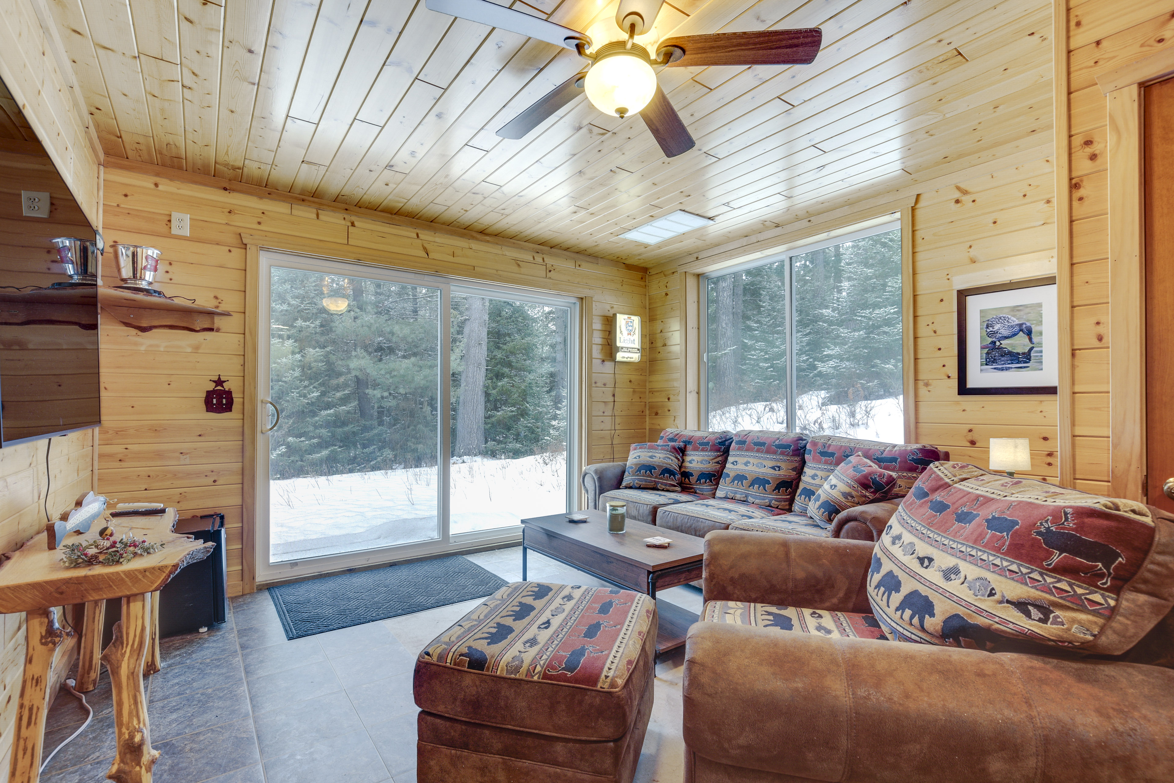 Quiet Cabin on 5 Acres < 2 Mi to Chain O' Lakes