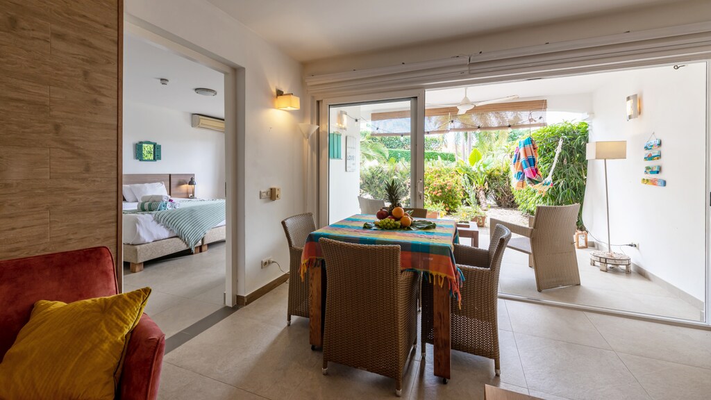 One Bedroom Apartment on Resort Vacation Rental, Photo 5