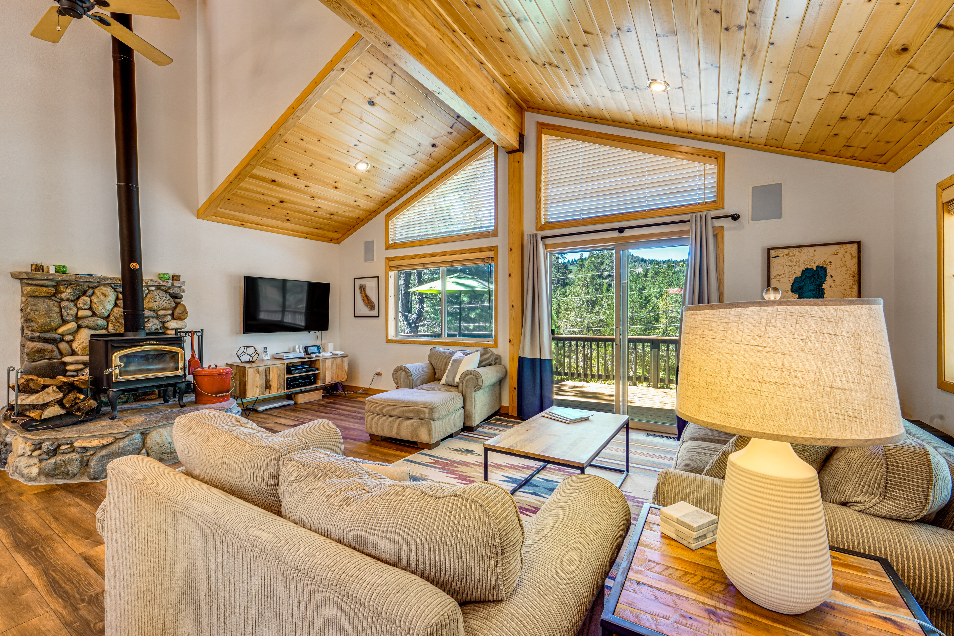 Property Image 1 - Sunny Cabin: 1 Mi to Tahoe Donner Resort!