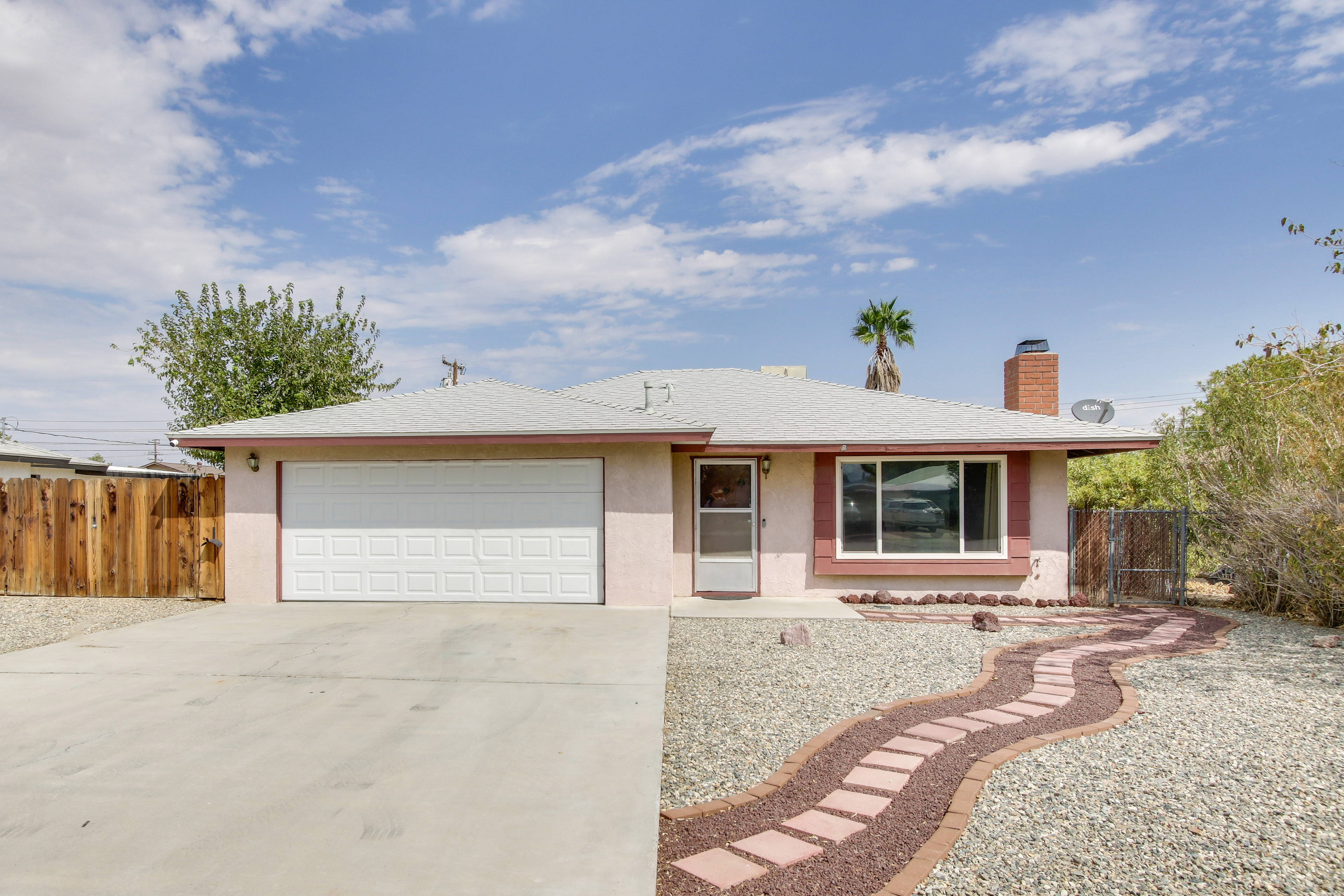 Pet-Friendly Ridgecrest Home Near OHV Trails!