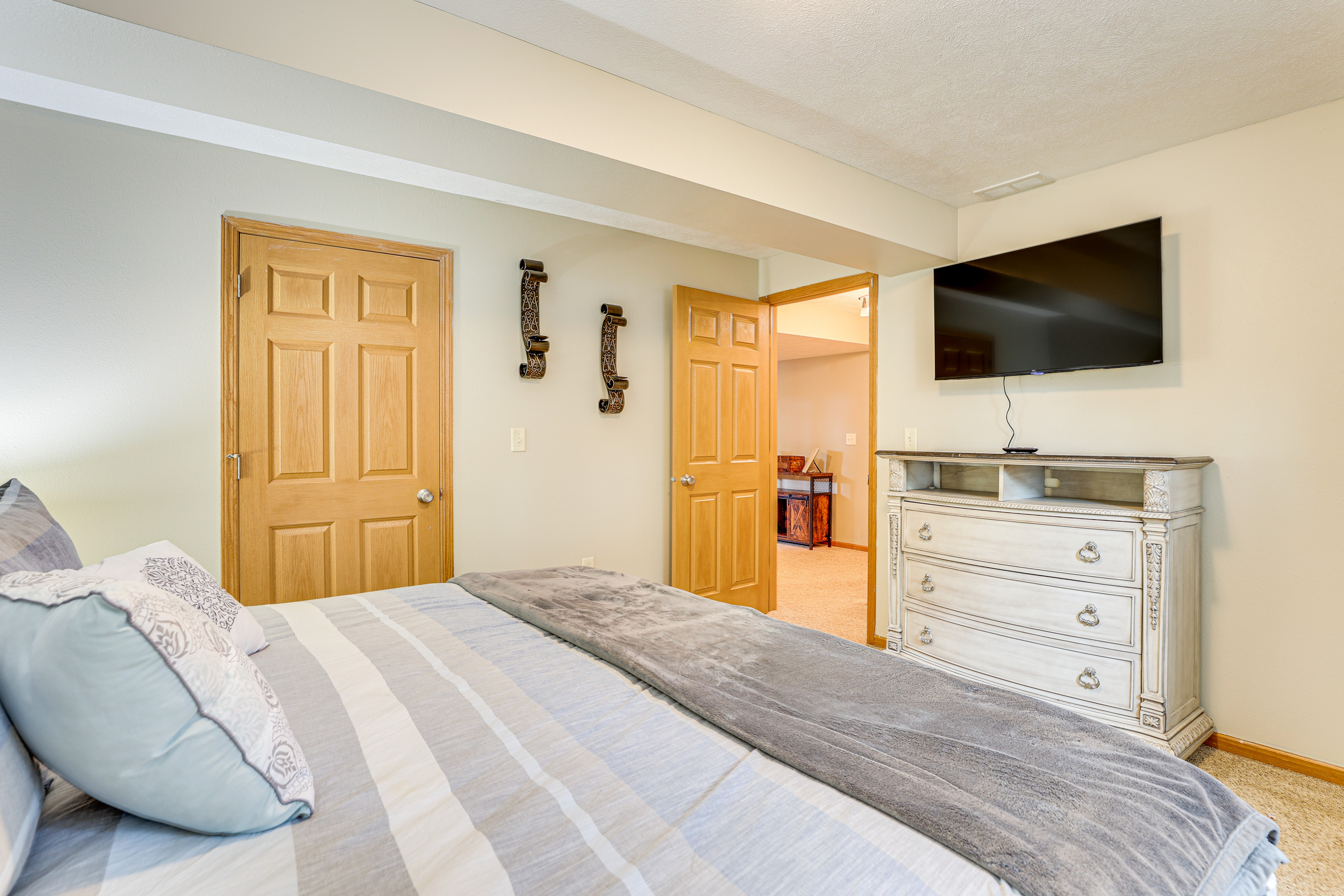 Beloit Home w/ Deck: 3 Mi to Health System Campus